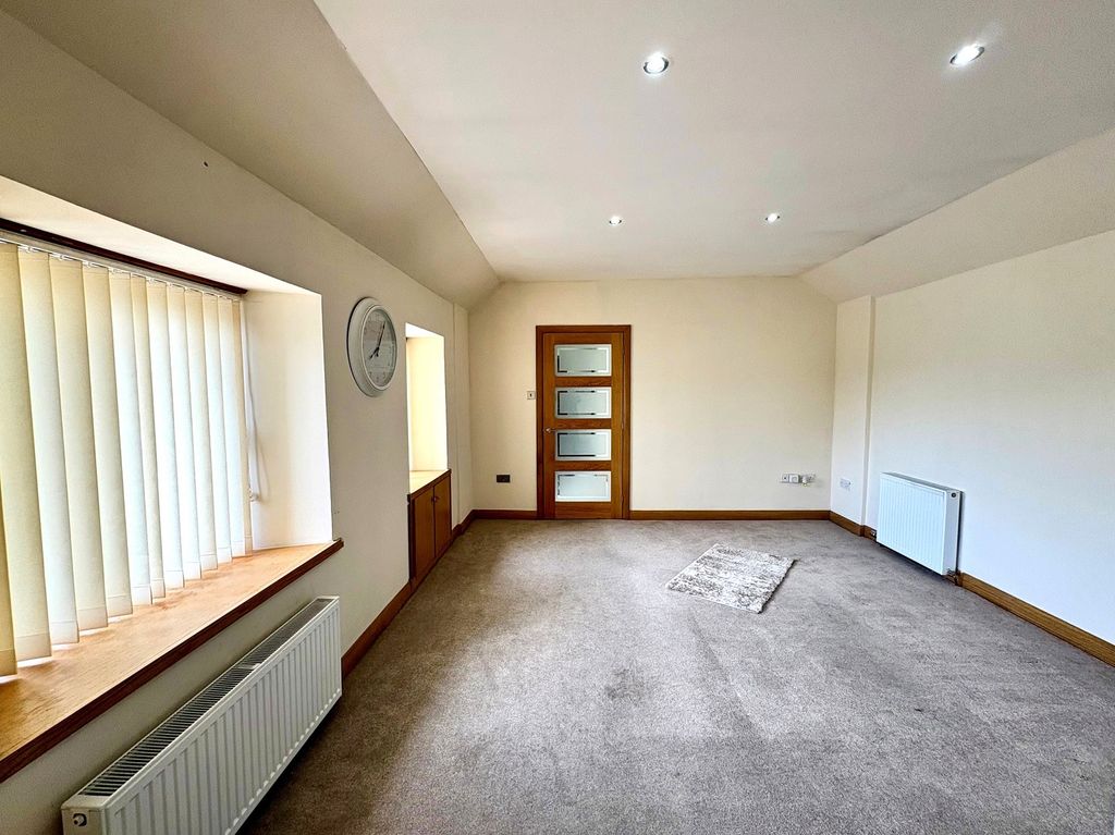 Property photo 3 of 14 Not Specified