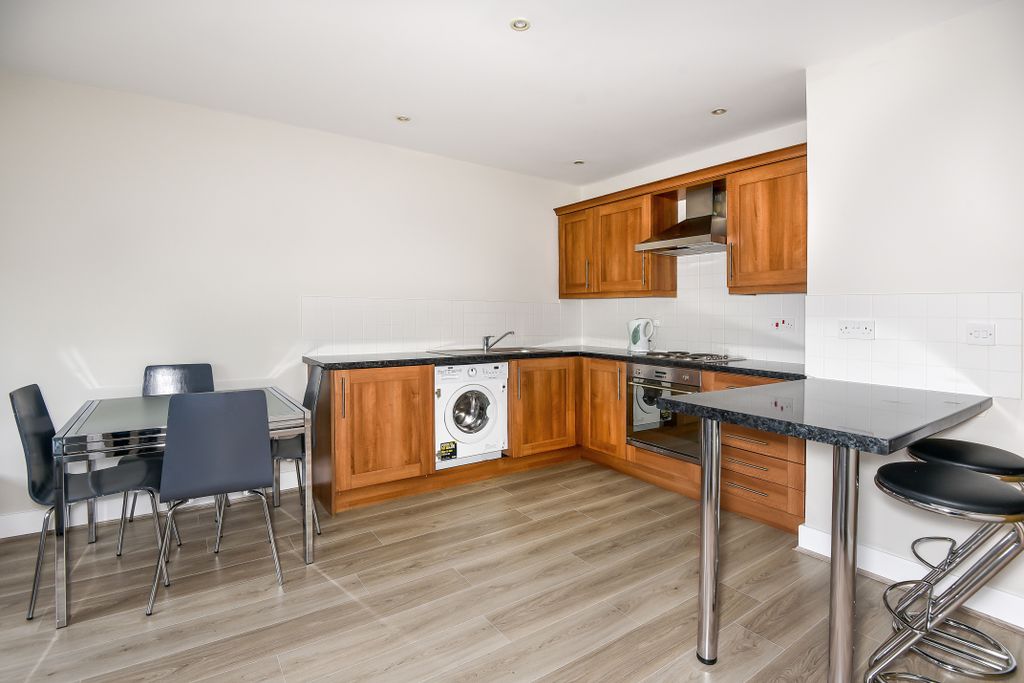 Property photo 2 of 9 Kitchen