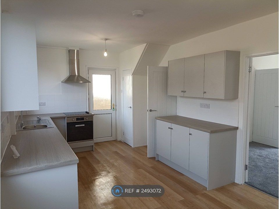 Property photo 3 of 35