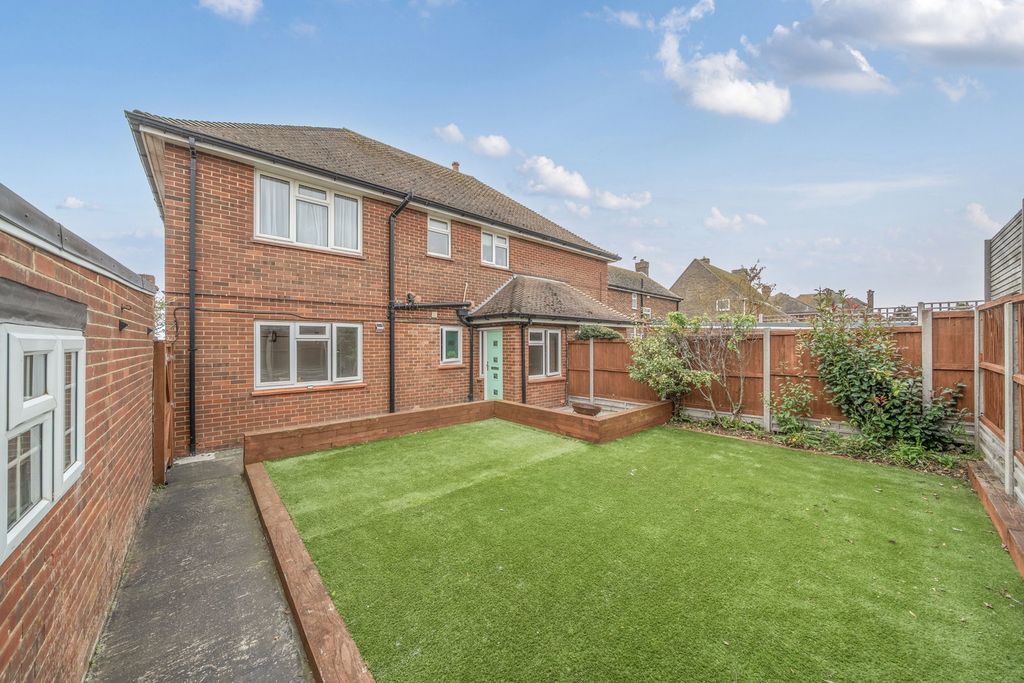 Additional image 18 of 2 bed flat for saleRoyal Esplanade, Ramsgate CT11