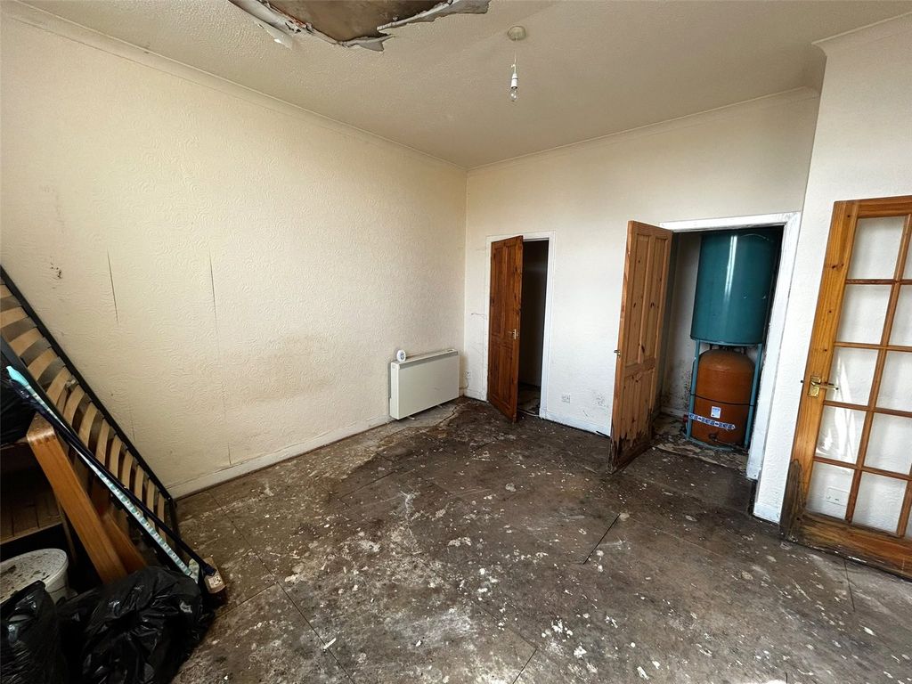 Property photo 3 of 6 Picture No. 04