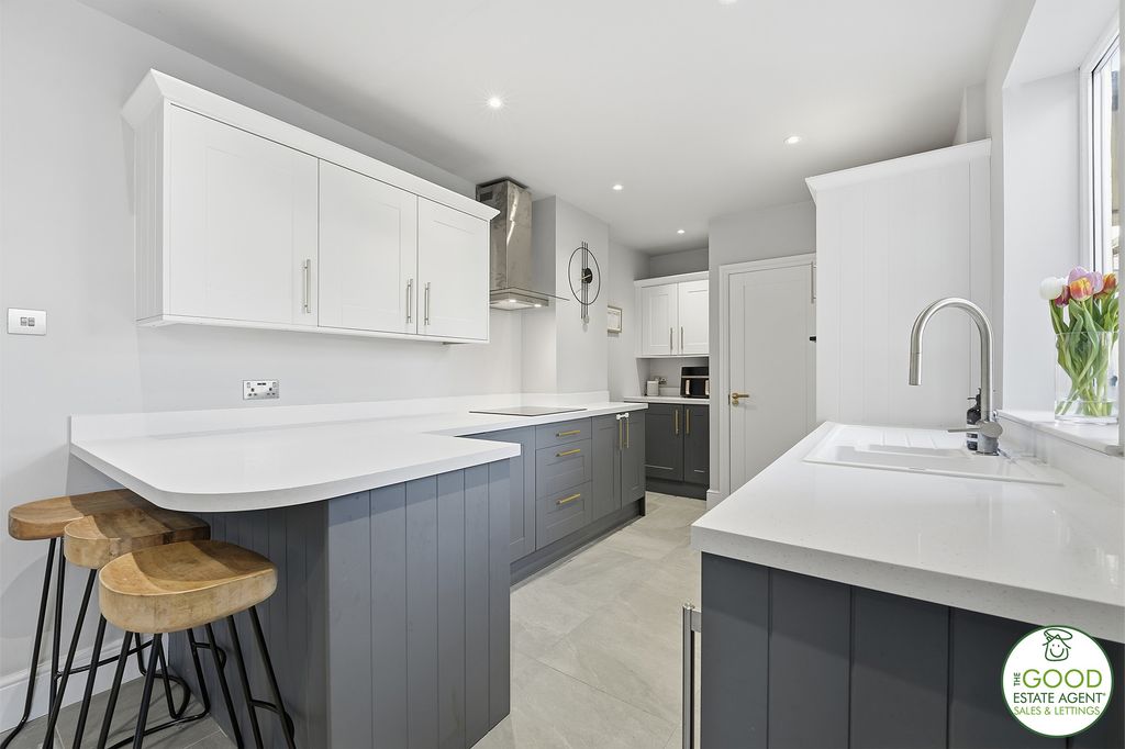 Property photo 1 of 34