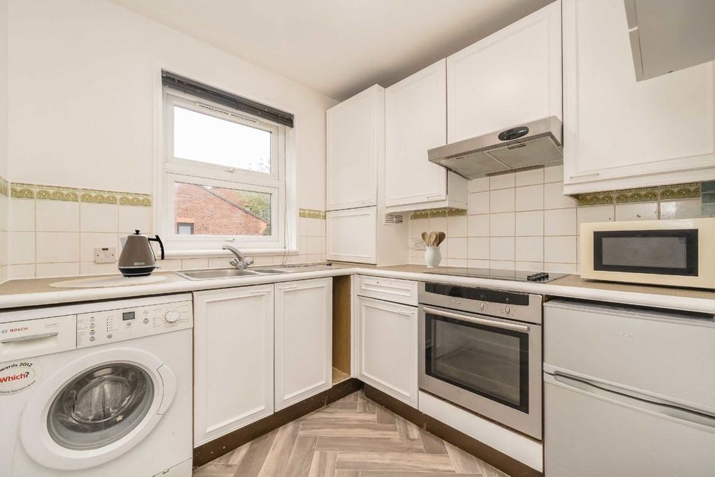 Property photo 3 of 4