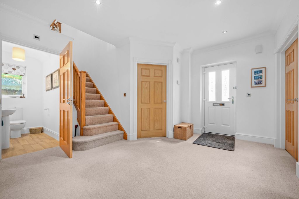 Property photo 3 of 26
