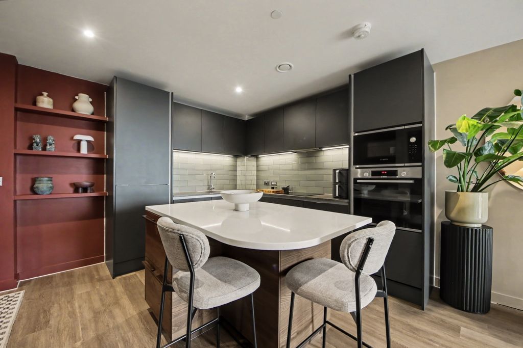 Property photo 1 of 17 Img_2552