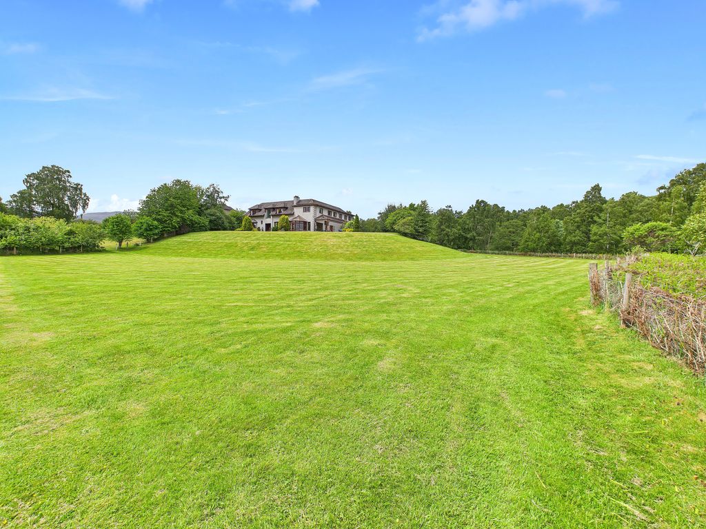 Property photo 3 of 44