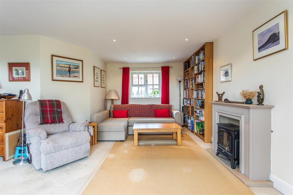 Property photo 2 of 15
