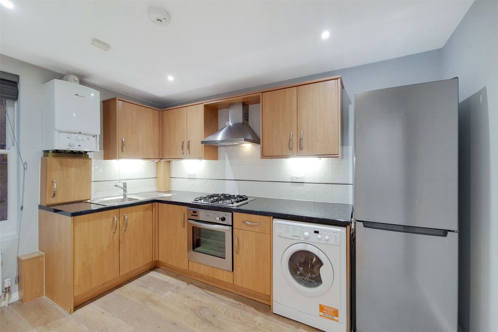 Property photo 3 of 15 Berwick Street