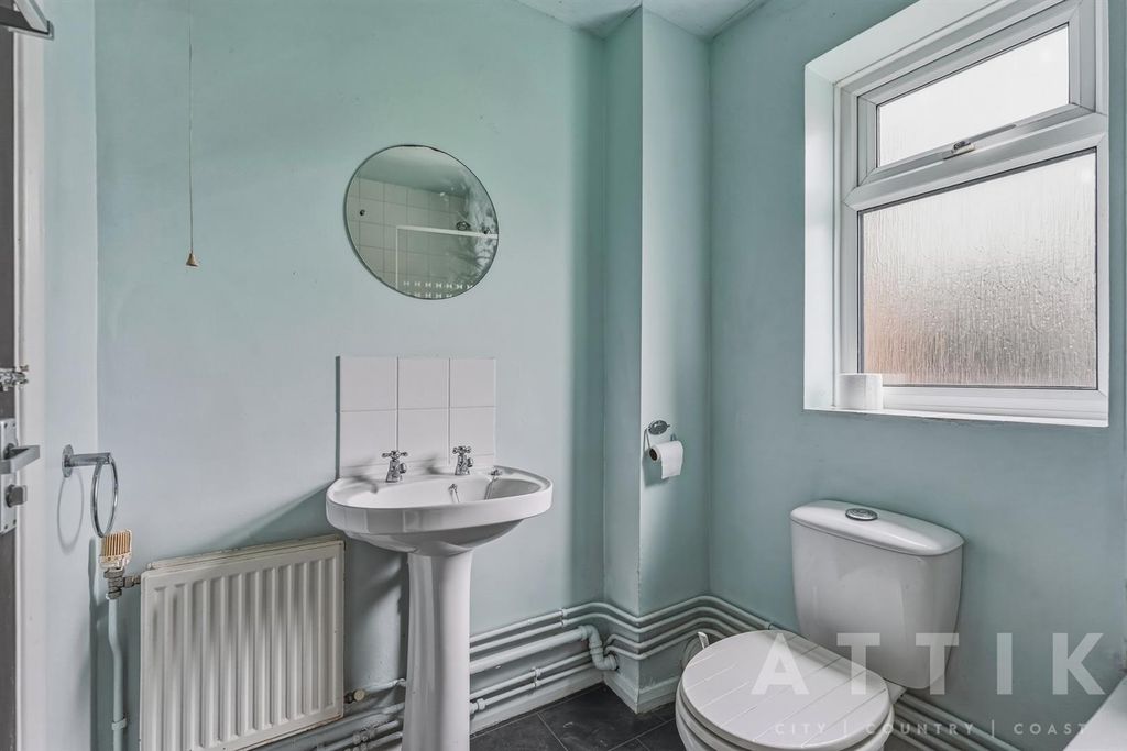 Additional image 10 of 1 bed flat for saleGainsborough Drive, Halesworth IP19