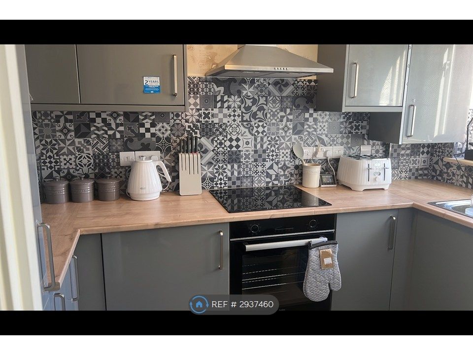 Property photo 3 of 9 Kitchen
