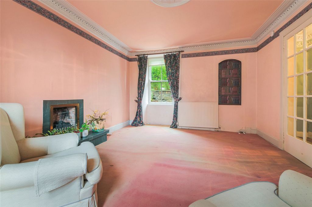 Property photo 3 of 18 Living Room