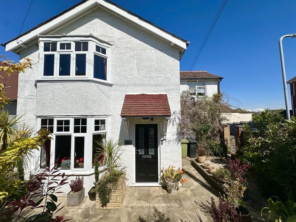 Property photo 3 of 25