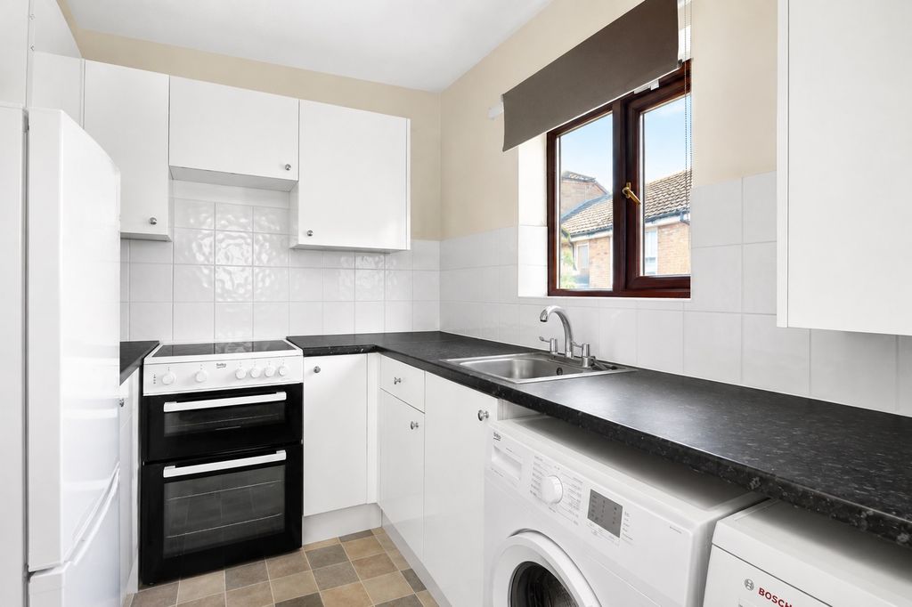 Property photo 2 of 11 5416853