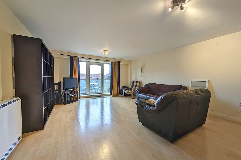 Property photo 2 of 7 Lounge