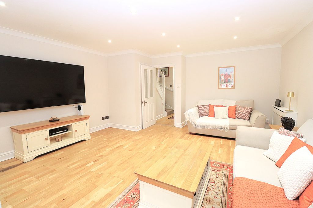 Property photo 3 of 19