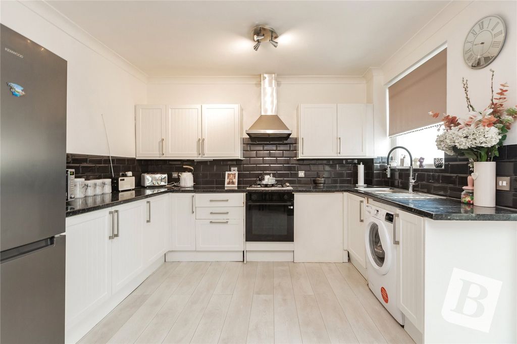 Property photo 2 of 14 Kitchen