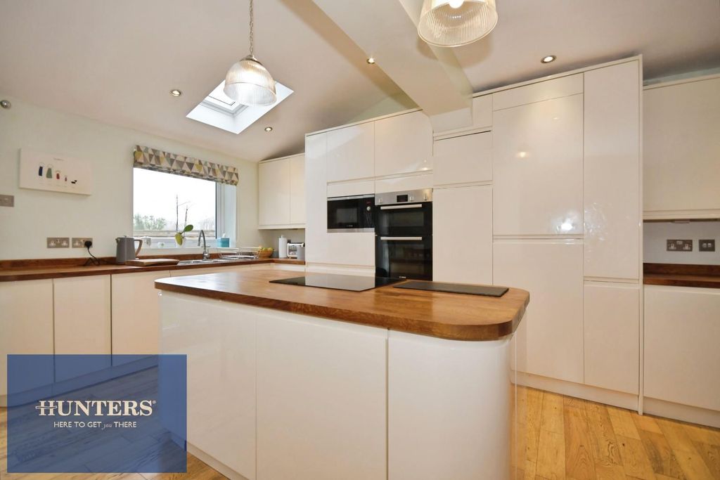 Property photo 3 of 17 Kitchen Diner 03.Jpg