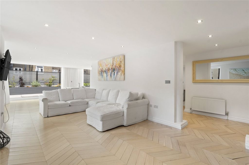 Property photo 2 of 24 Picture No. 04