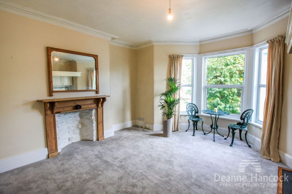 Property photo 3 of 8