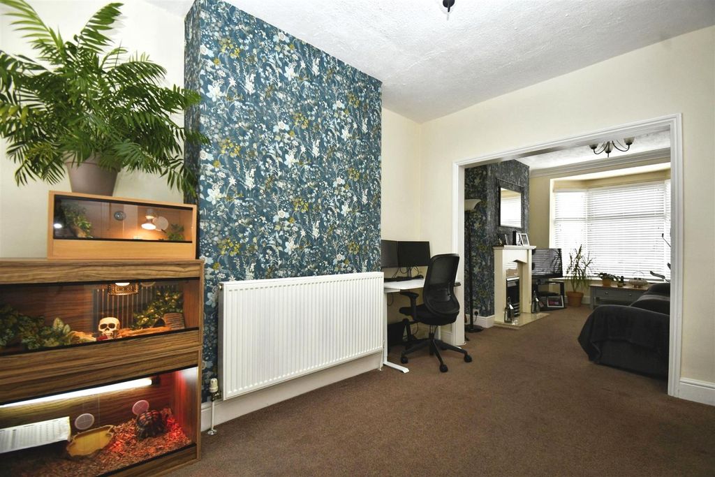 Property photo 3 of 25 Dining Room