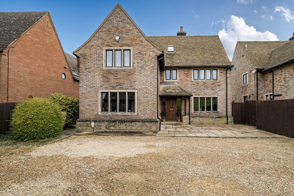 Property photo 1 of 21