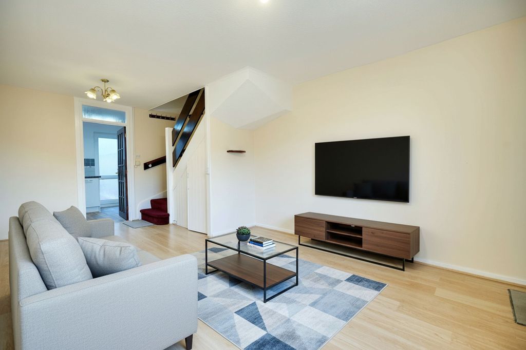 Property photo 3 of 11