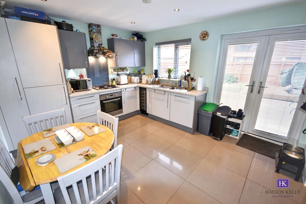 Property photo 3 of 19