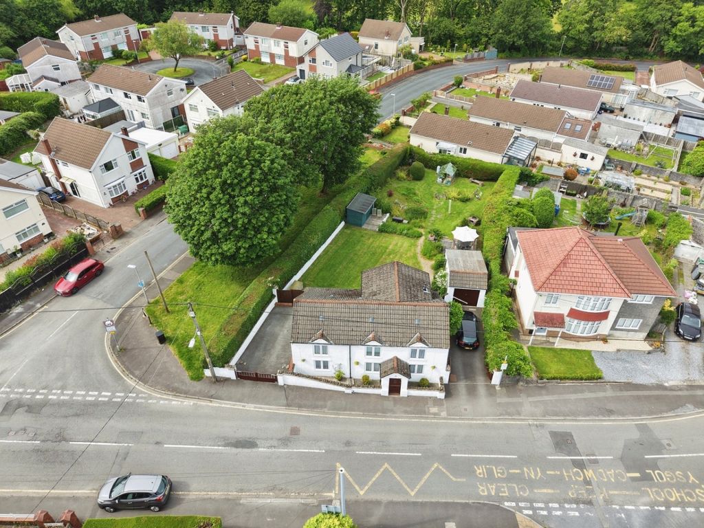 Property photo 2 of 63 4178393