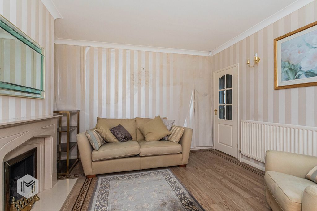 Property photo 3 of 21 Picture No. 05