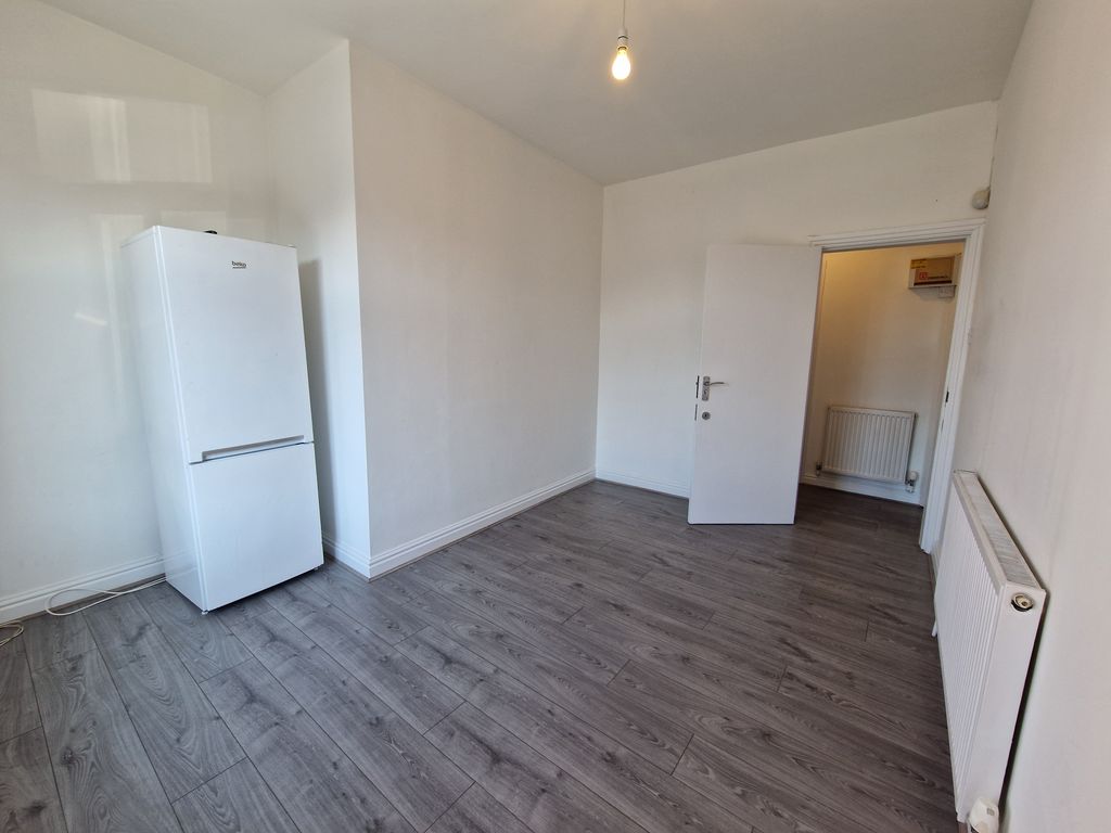 Property photo 3 of 11 Image