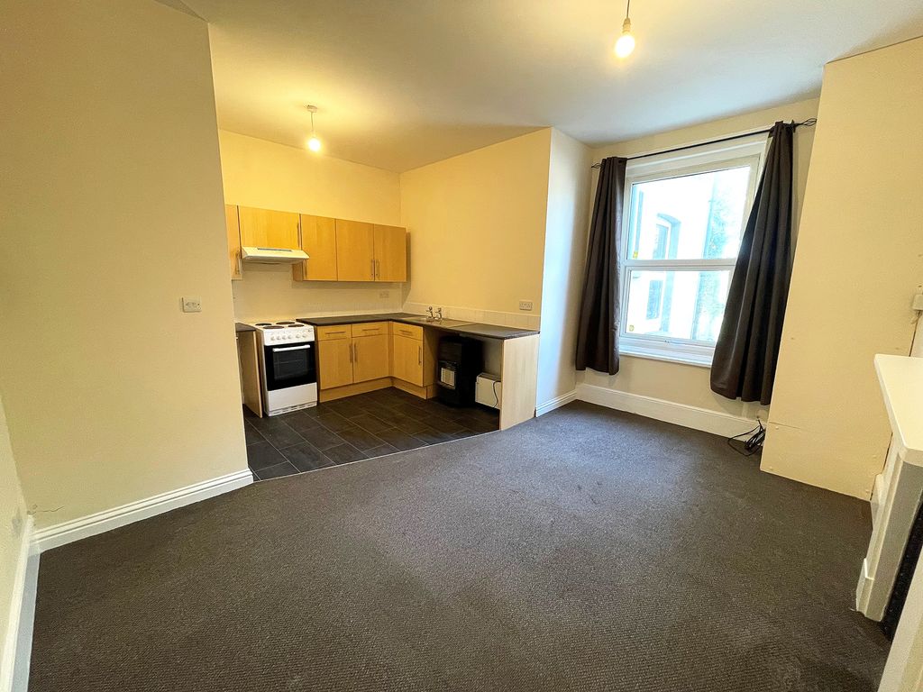 Property photo 2 of 6