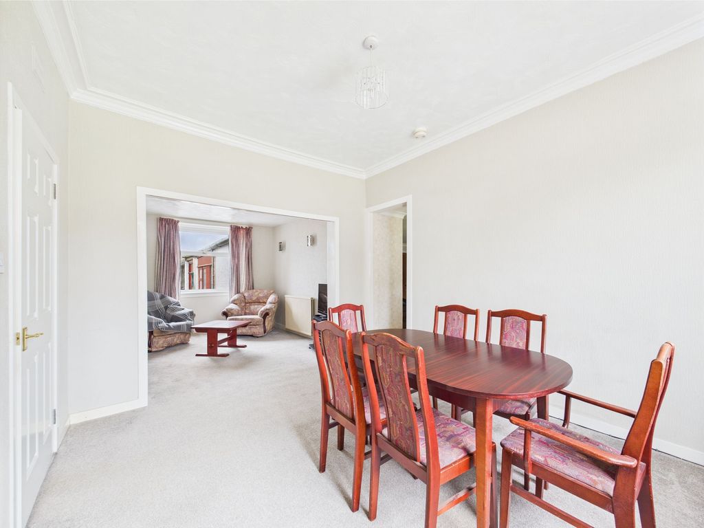 Property photo 3 of 24 Sitting/Dining