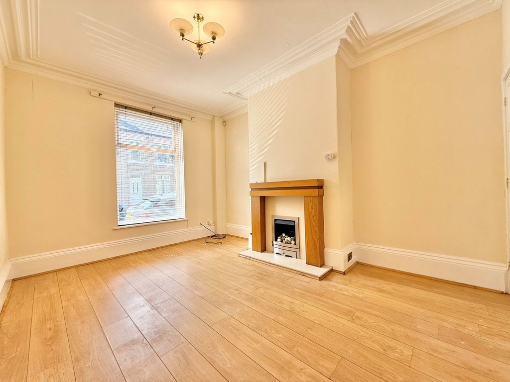 Property photo 3 of 9 Picture No. 16