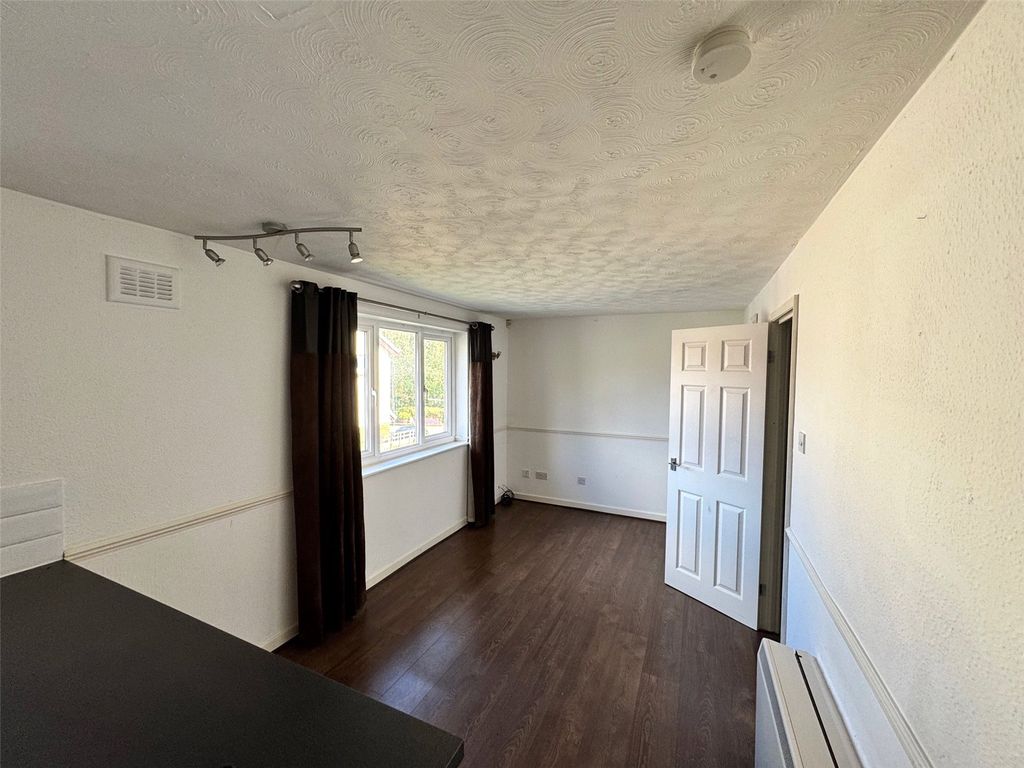 Property photo 3 of 4 Lounge