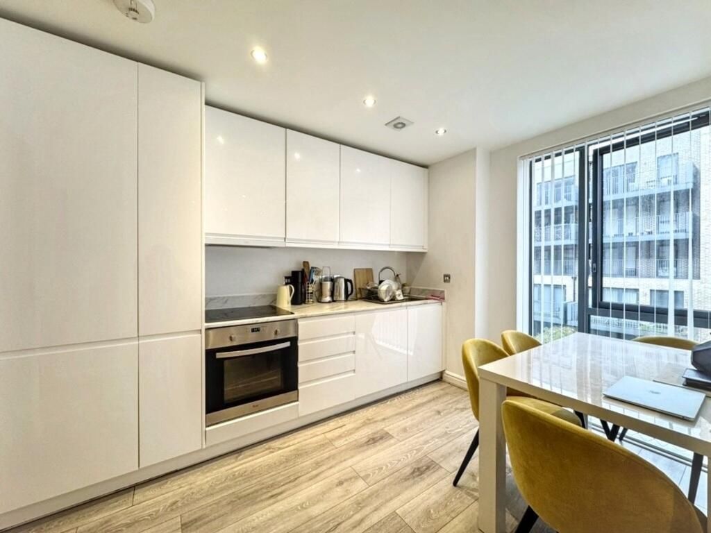 Property photo 2 of 10 17295_14d60E8c-A761-4354-A1E4-41Bfe341F62B_Img_04_