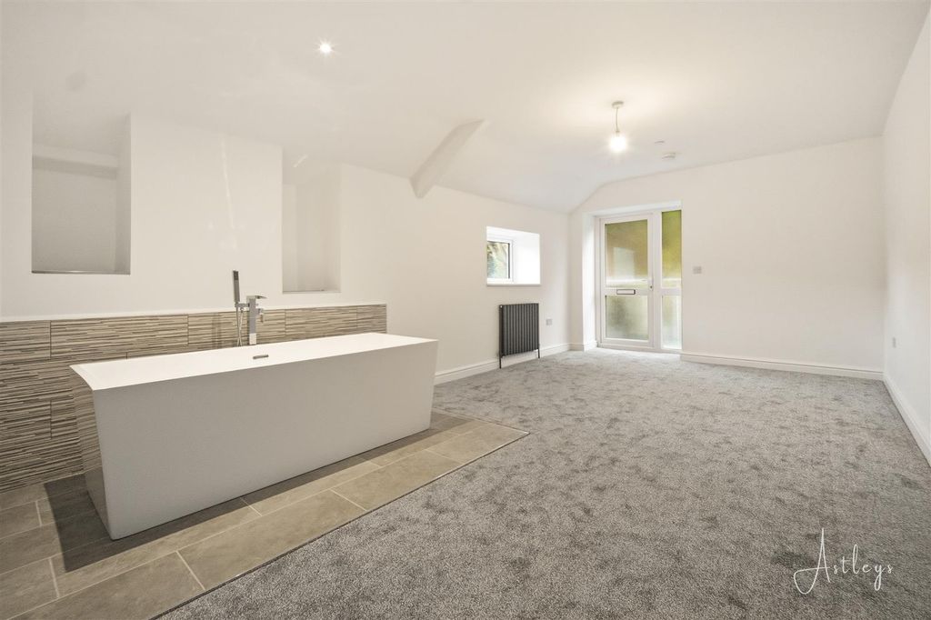 Property photo 2 of 23 Bedroom One