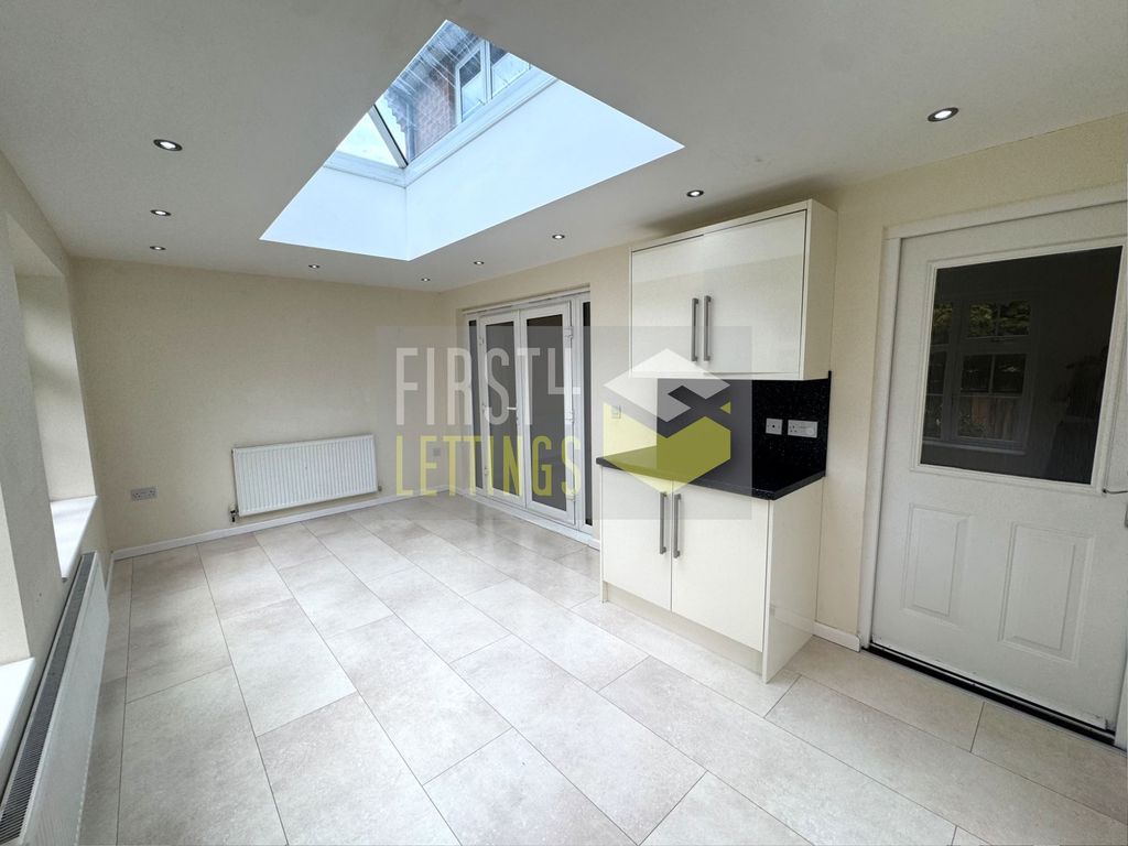 Property photo 2 of 14 Photo 3