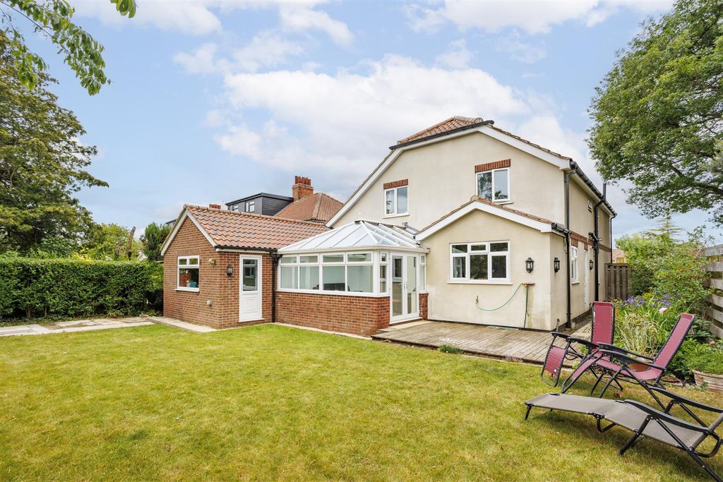 Property photo 1 of 34 Berhilholme__6.Jpg