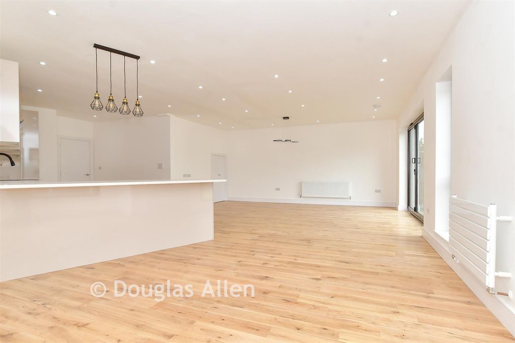 Property photo 3 of 15 Lounge/Diner/Kitchen