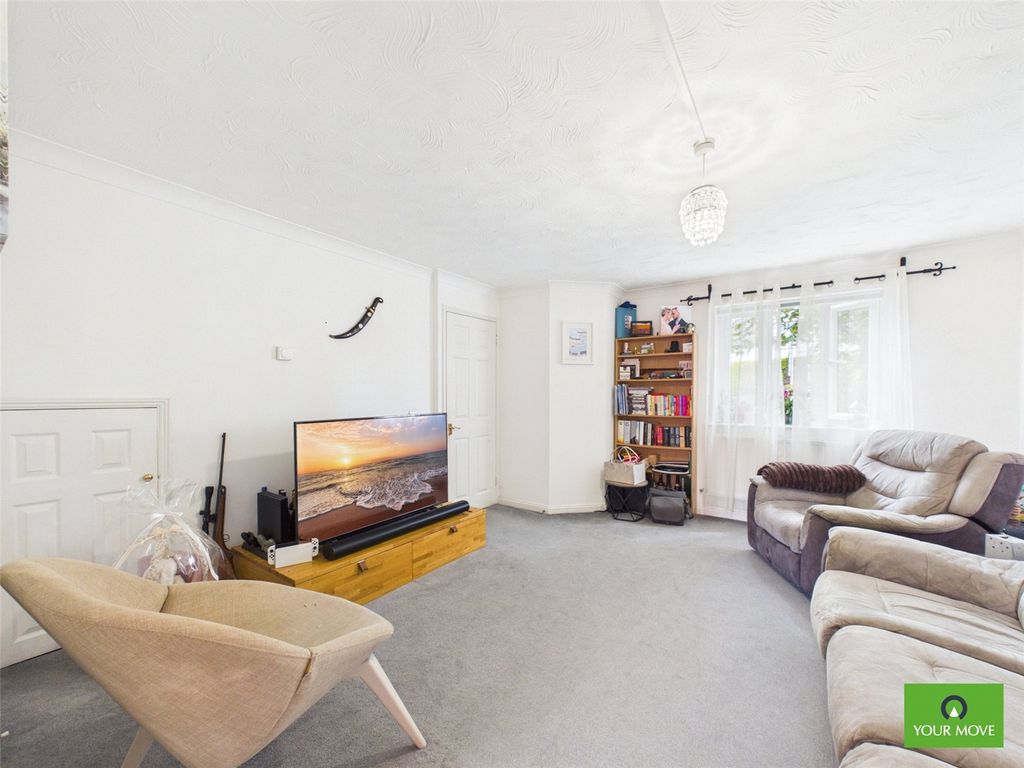 Property photo 2 of 11 Living Room