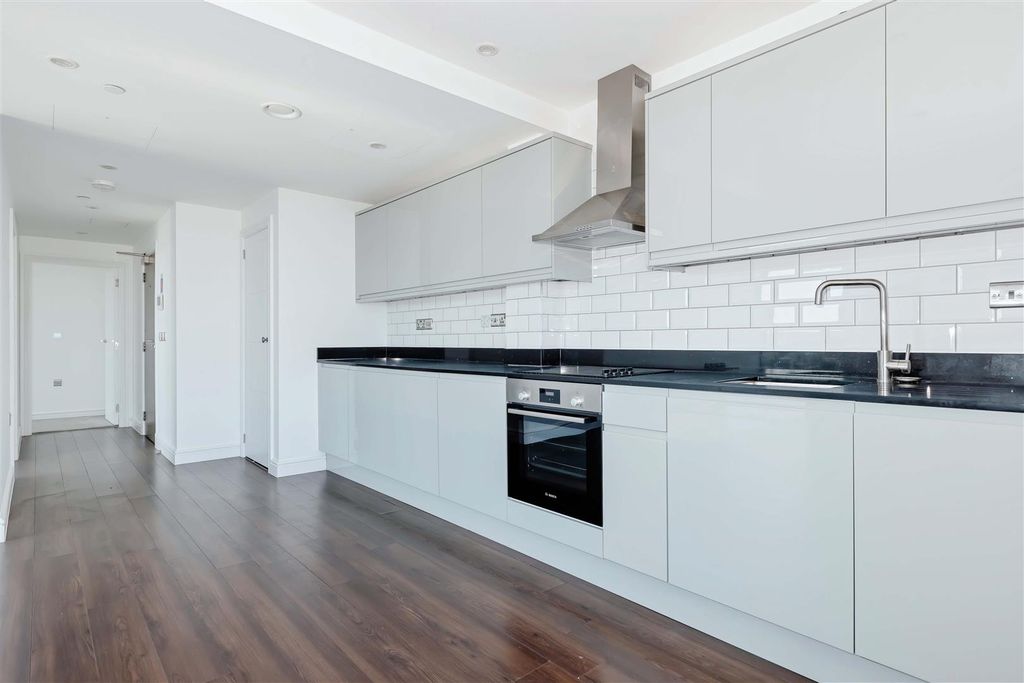 Property photo 3 of 13 Worthing House_12.Jpg
