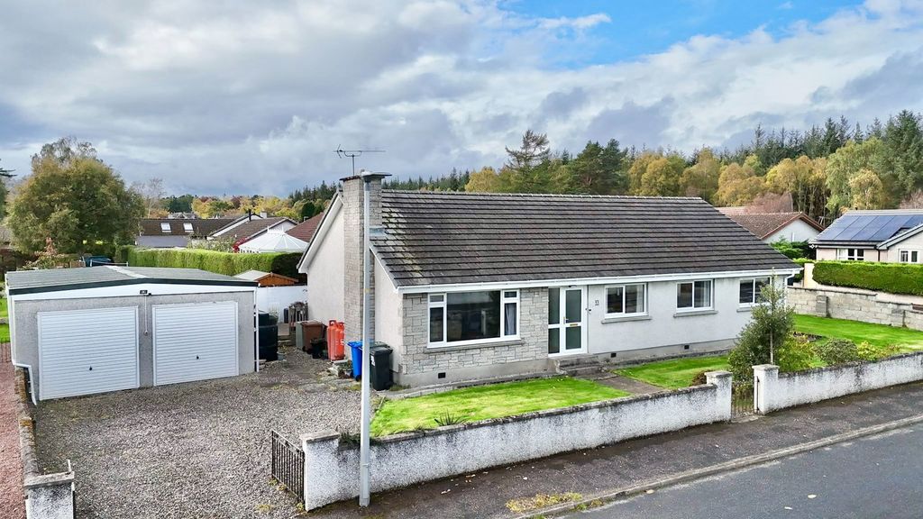 Property photo 1 of 32