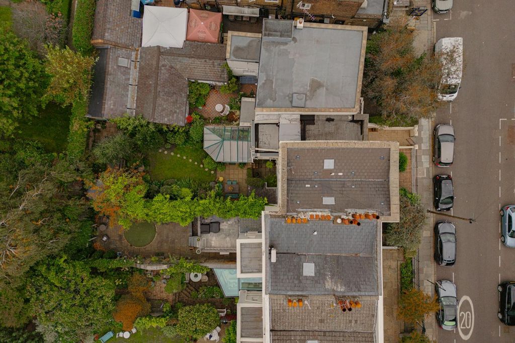 Property photo 2 of 47