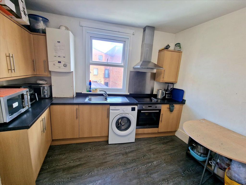 Property photo 3 of 4