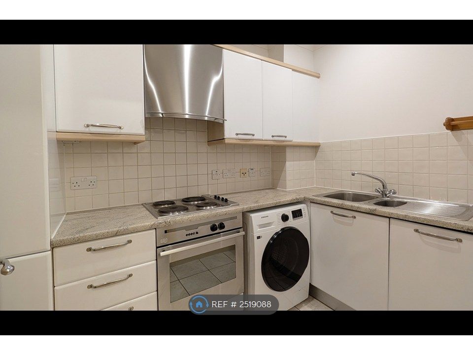 Property photo 2 of 8 Kitchen