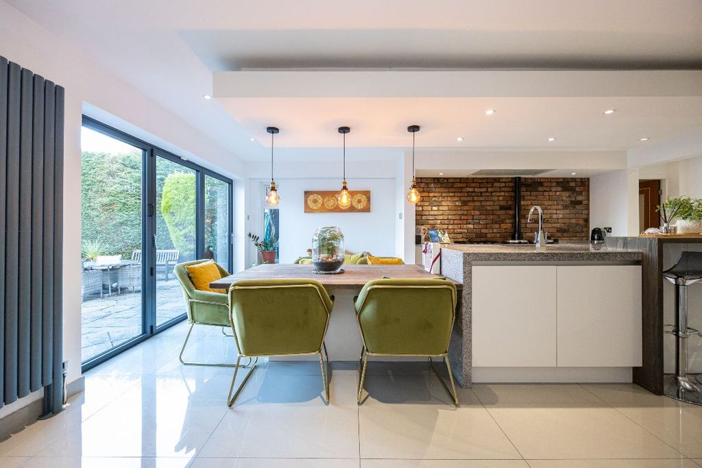 Property photo 2 of 61