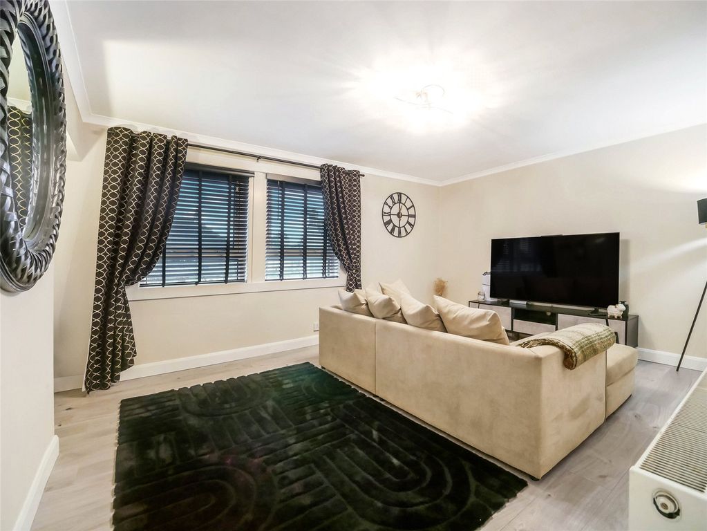 Property photo 2 of 14 Picture No. 11