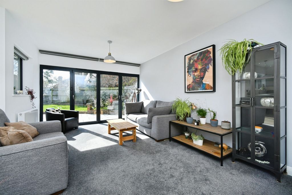 Property photo 1 of 34