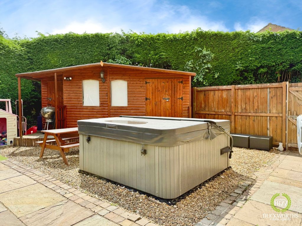 Property photo 3 of 34