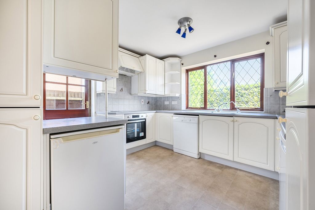 Property photo 2 of 24 1326847-18-6877B3...